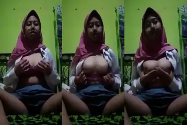 Bokep Indo Masih SMA Toketnya Gede Padet Banget poster