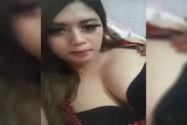 Bokep Indo Si Kembar BH Hitam Live Panas poster