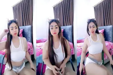Bokep Indo Vira Live Barbar Bugil Full Face poster
