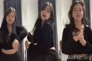 Rebecca Klopper Ngentot Viral Tiktok Sampe Becek Banjir poster